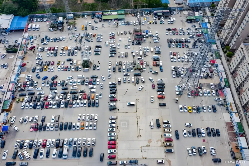 Flexible small-lot used-car dealer orders