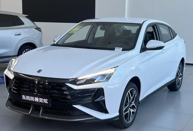 Export Dongfeng Aeolus Yixuan Compact Sedan